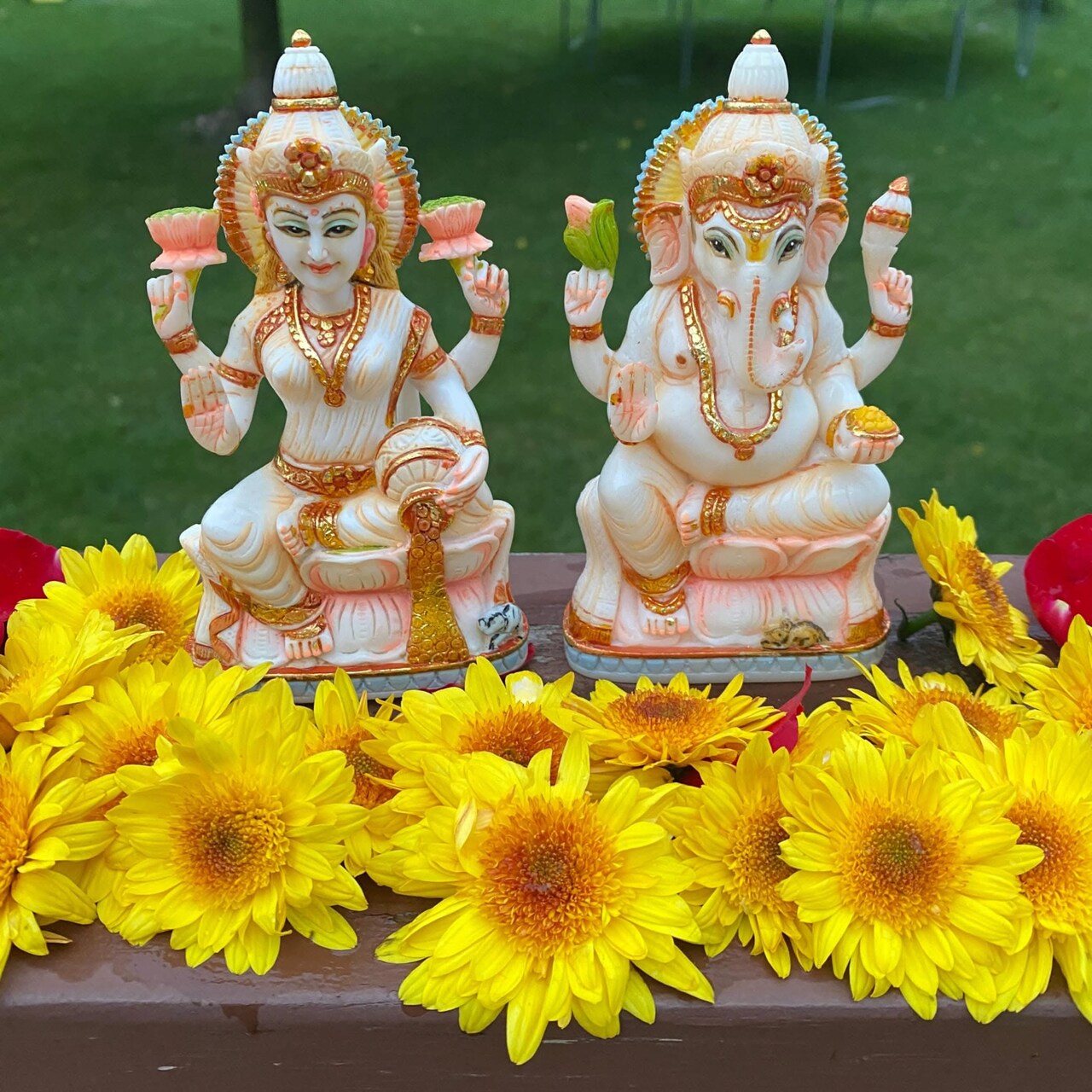 Laxmi and Ganesha Idol Pair Culture Marble Statue Laxmi Ganpati Figurine God of Luck and Success Idol Showpiece for Home Decoration and Car Dashboard Diwali Decoration